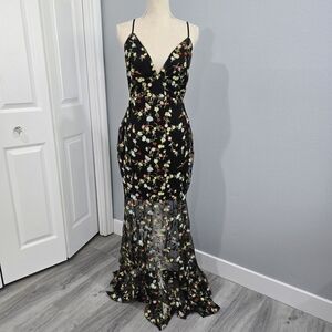 Lulu's Black Floral Maxi Dress